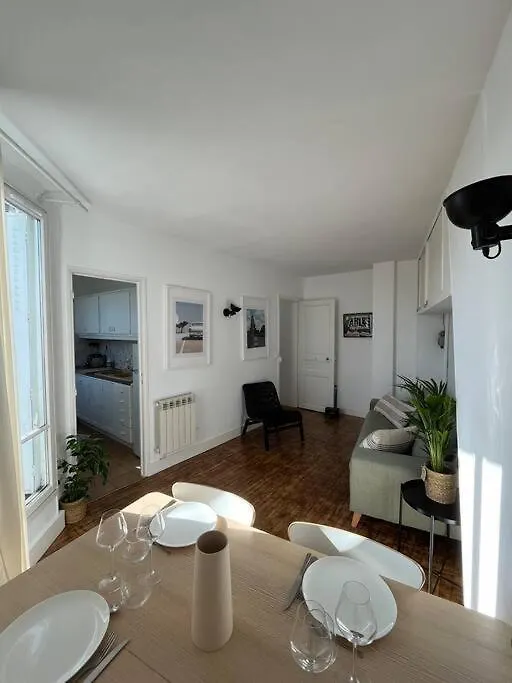 Parisien:luminosite, Confort, Mobilite Apartment